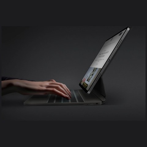 Etui UNIQ Venno Pro Magnetic Smart z klawiaturą na iPad Pro 11" (2024/2025) - czarne