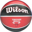 PIŁKA DO KOSZYKÓWKI WILSON NBA TEAM CHICAGO BULLS + POMPKA BOX R.7