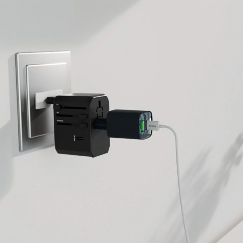 Adapter podróżny SBS uniwersalny GaN 70W 3xUSB-C 2xUSB-A z etui - czarny