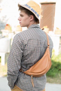 Skórzana torebka-nerka typu cross-body VOOC EP19 camel