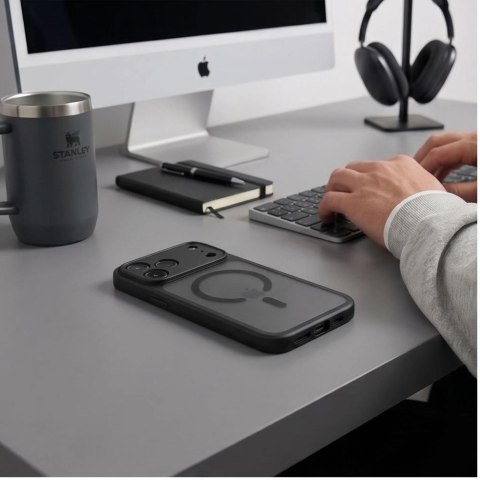Etui Tech-Protect BasicMag MagSafe na iPhone 18 Pro Max / 17 Pro Max - czarne matowe